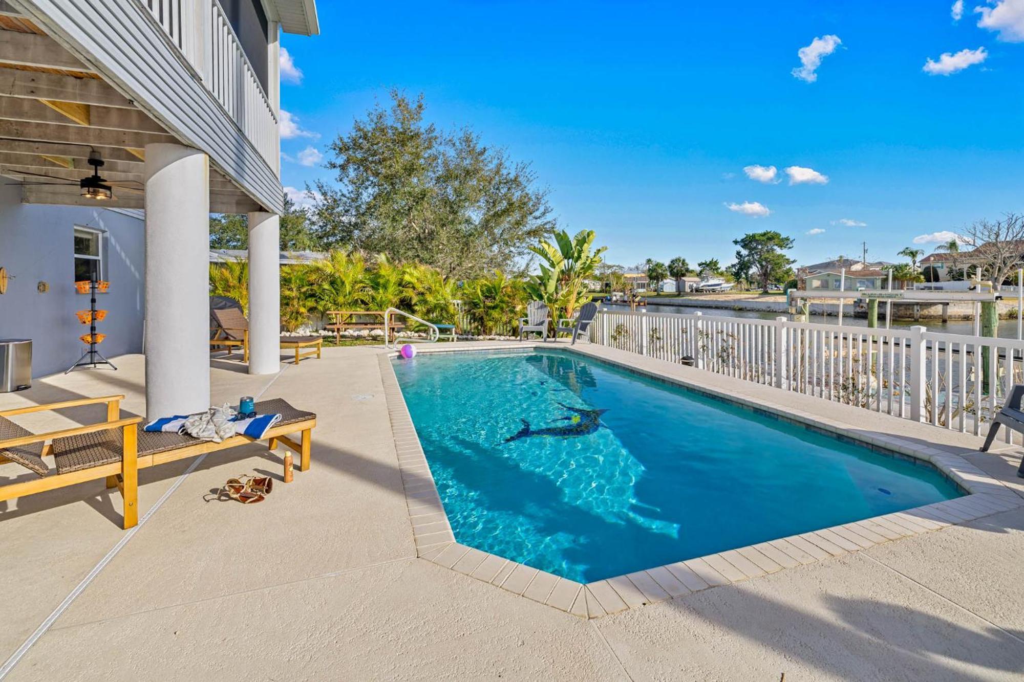 5 Bed3Bath Waterfront Pool Home With Full Gym, Office, And Heated Pool! Hernando Beach Eksteriør bilde