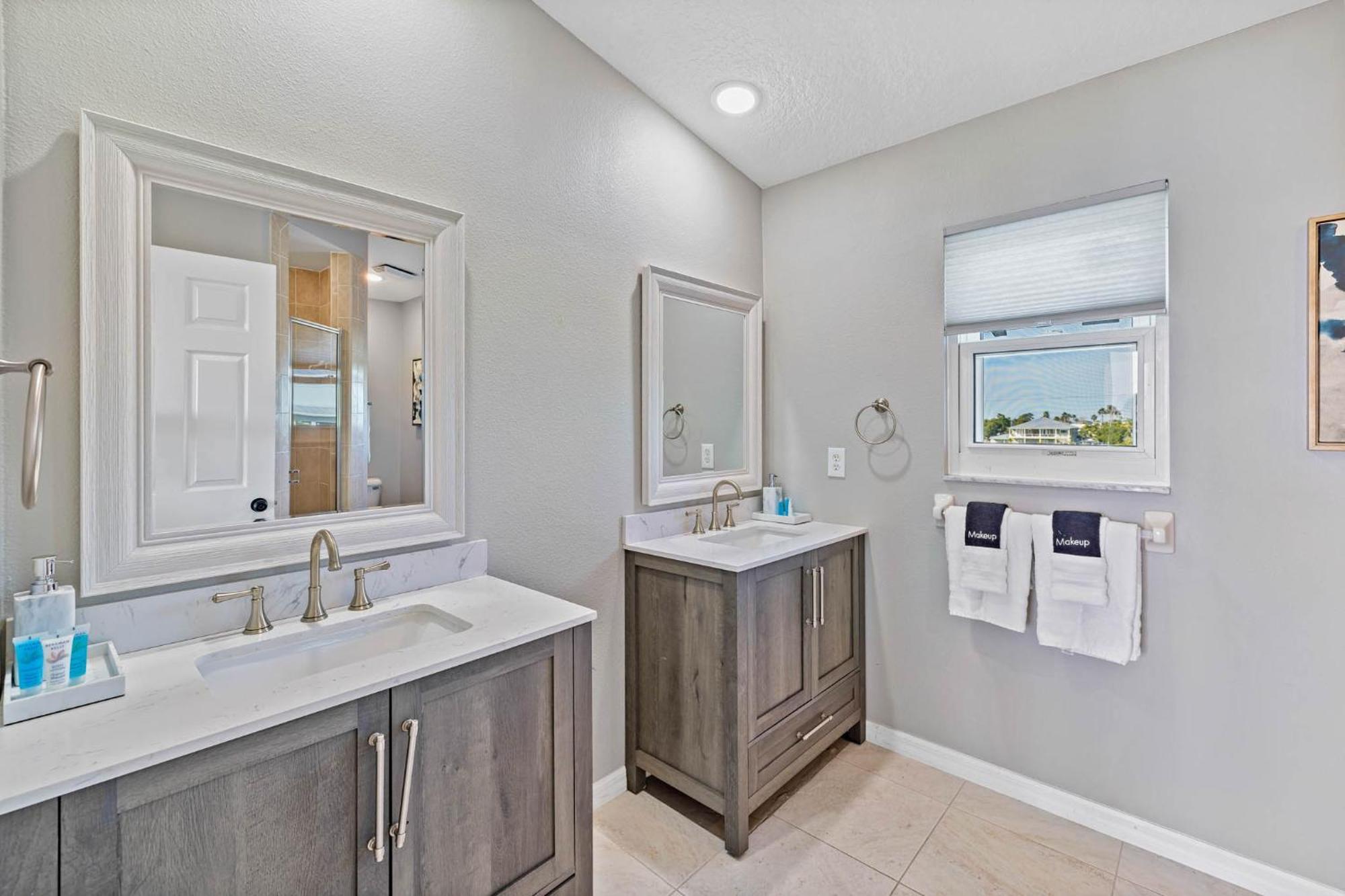 5 Bed3Bath Waterfront Pool Home With Full Gym, Office, And Heated Pool! Hernando Beach Eksteriør bilde