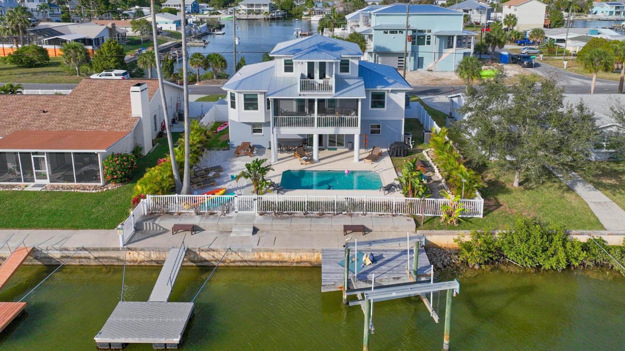 5 Bed3Bath Waterfront Pool Home With Full Gym, Office, And Heated Pool! Hernando Beach Eksteriør bilde